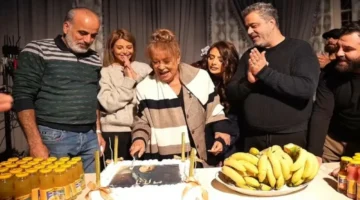 كواليس خاصة.. منى واصف تحتفل بعيد ميلادها وسط طاقم مسلسل مولانا